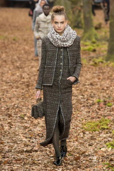 Look 9